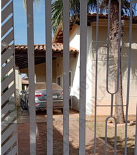 Casa residencial térrea 3 quartos, 3 banheiros, 2 vagas, piscina