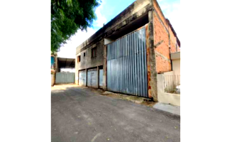 Casa e Terreno - 260m² em Pouso Alegre/MG