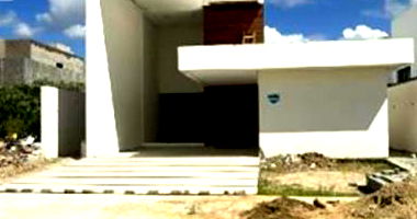 Casa em Arapiraca com construção inacabada
