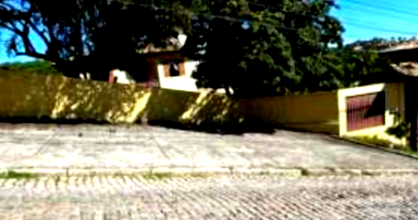 Terreno com 1.968m² em Armação dos Búzios, próximo à praia