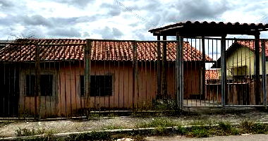 Casa com 2 quartos, 1 banheiro e 1 vaga