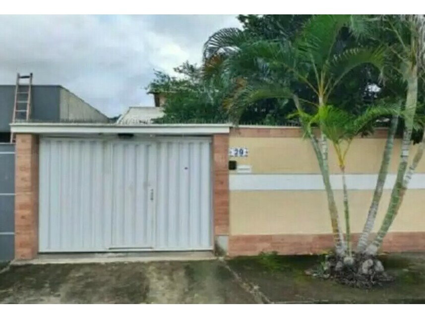 Casa ocupada com 174,96 m² construídos