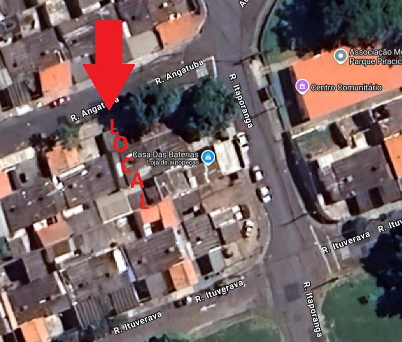 Casa com 3 quartos, 150m² de terreno, 162,50m² construída, desocupada