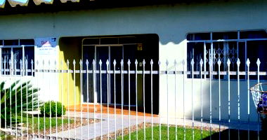 Terreno com casa residencial 3 quartos e 127m² construída