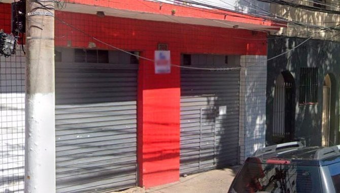 Armazém Comercial 106m² com fração ideal 35,60%, ocupado