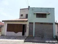 Sobrado 208m² com Salão Comercial e Área de Lazer