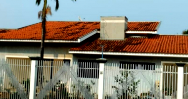 Espaçosa Casa com 418m² Construídos e Terreno de 668m² - Ocupado