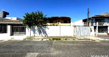 Casa com 3 Quartos e Térreo Comercial em São Vicente