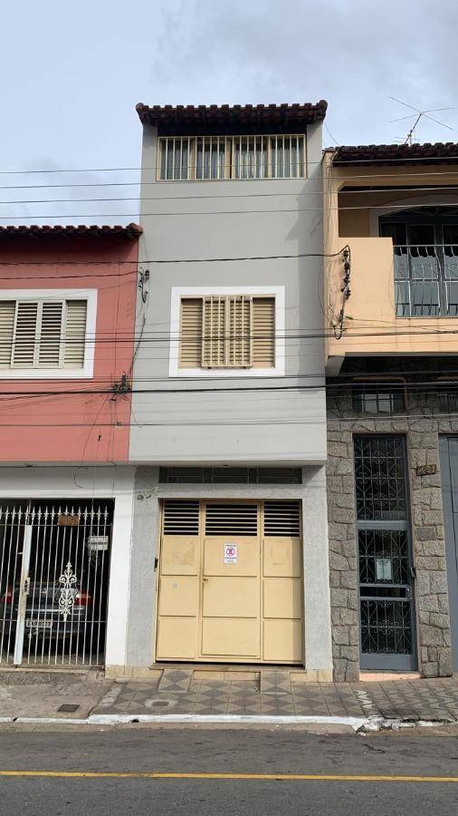 Casa ocupada com 131m² construída, perfeita para reformas e investimento