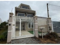 Casa em leilão com 148,50m² construída e 136,46m² de terreno