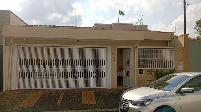 Casa com 250m² de Terreno e 179m² Construída em Araras/SP