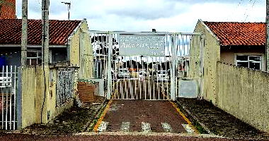 Casa 2 quartos com varanda, área construída 42m², 1 vaga
