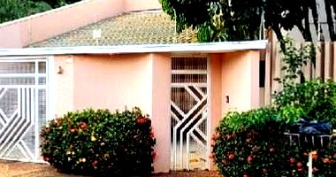 Casa com 3 quartos, 1 banheiro, 2 vagas e 186m² área privativa