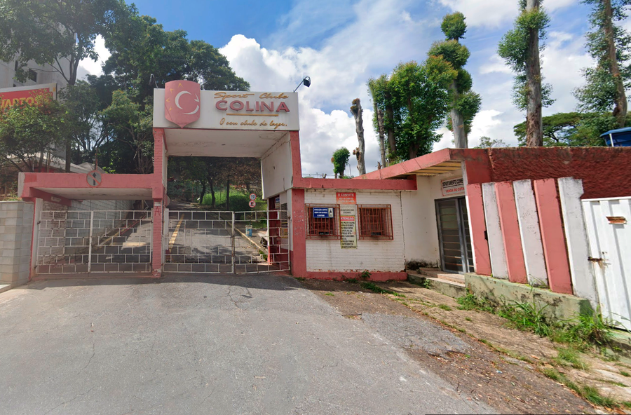 Clube com 22.826 m², piscinas e quadra em Belo Horizonte