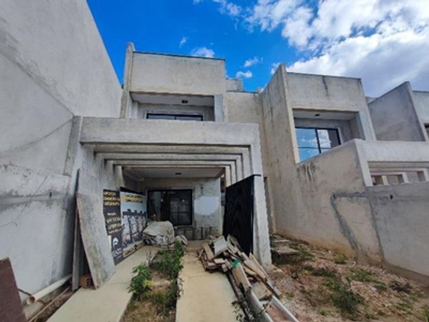 Casa geminada em fase final de construção com 166,49m² em Campo Largo/PR