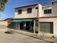 Loja com 102m² construída, 1 banheiro, ocupada