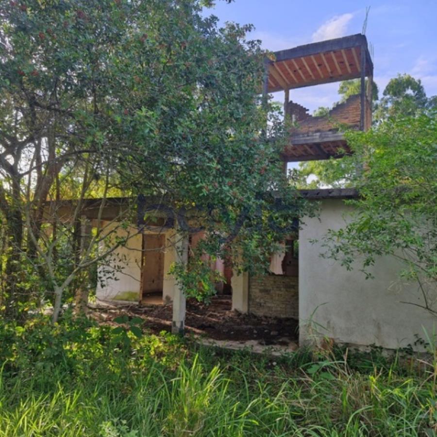 Terreno rural em Campos dos Goytacazes com benfeitorias