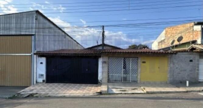 Casa com 2 quartos, 1 banheiro, 70m² área privativa, 2 vagas