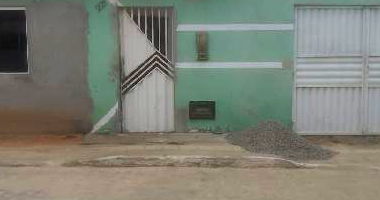 Casa 2 quartos, 1 banheiro, 1 vaga, 66.66m² construída, desocupada