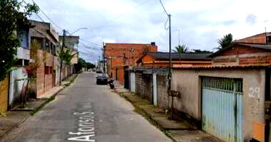 Casa de dois pisos no Resid. Jacarape