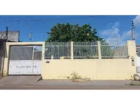 Casa com 65,85m² construída e terreno de 300m², imóvel