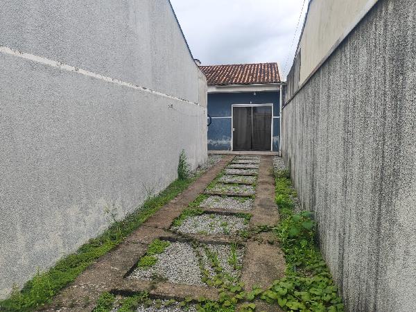 Casa com 2 quartos, 1 banheiro, 1 vaga e 56m² construída
