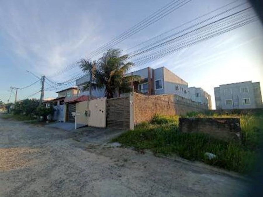 Casa padrão com 3 quartos, 3 banheiros, 1 vaga, 110m² construída