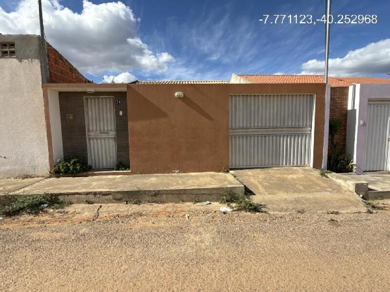 Casa com 3 quartos em Trindade/PE
