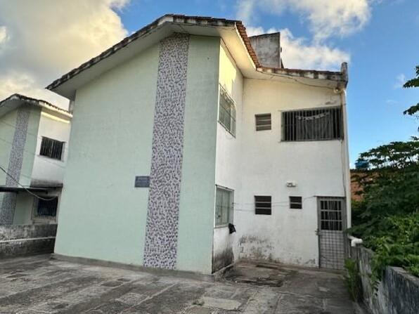 Casa com 2 quartos, 1 banheiro e 1 vaga de garagem