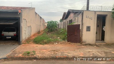 Terreno de 196,63 m² em área residencial