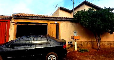 Casa com 2 Quartos e Garagem em Campo Grande