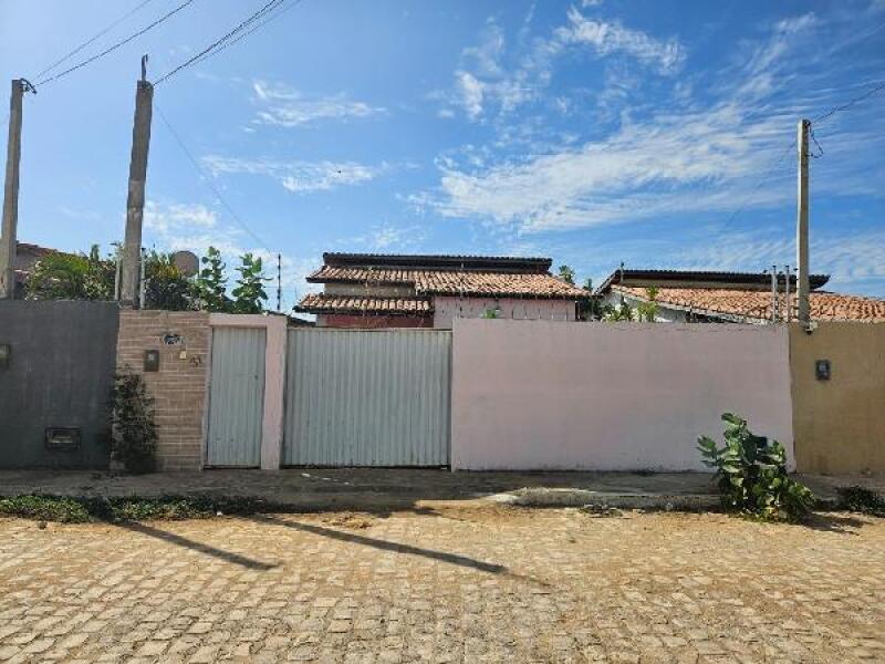 Casa com 2 quartos e 2 banheiros, 58,6m², terreno 200m²