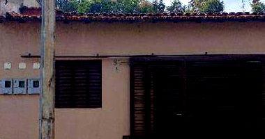 Casa ocupada com 69m² construída, 3 quartos e 1 banheiro
