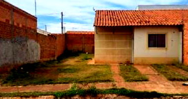 Casa com 2 quartos, 1 banheiro, 50,95m² área privativa, terreno 200m²