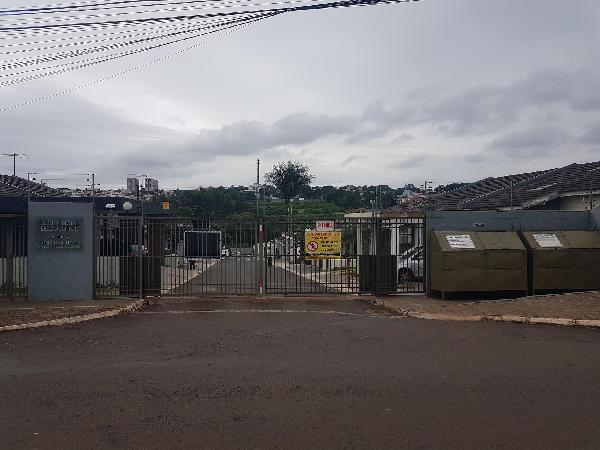 Casa com 3 quartos, 1 banheiro, 2 vagas e 71,9m² construída