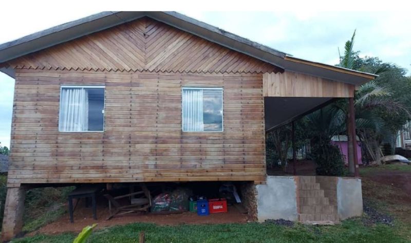 Casa mista 3 quartos, 1 banheiro, 75m² construída, sem garagem