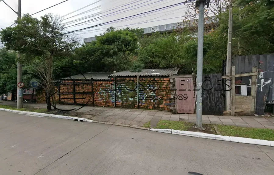 Terreno com 250.25m² em Porto Alegre, Bairro São João