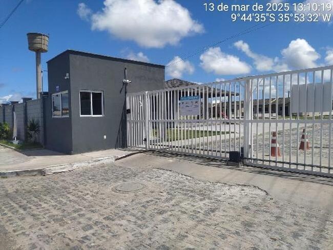 Casa com 2 quartos, 1 banheiro, vaga e 48,41m² privativos
