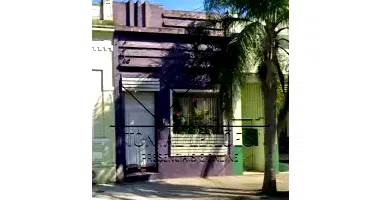 Casa com 2 aberturas na Rua Santos Dumont, Pelotas - RS