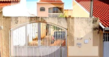 Casa com 2 pavimentos e 69,74 m² de área construída