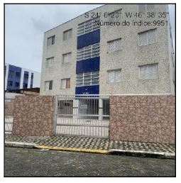 Apartamento com 2 Quartos e Área Privativa em Mongaguá