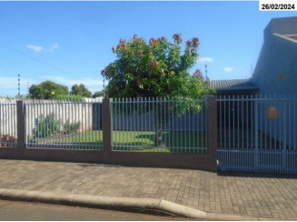 Casa com 2 quartos, 130m², terreno 300m², desocupada