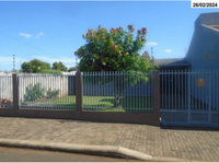 Casa com 2 quartos, 130m², terreno 300m², desocupada