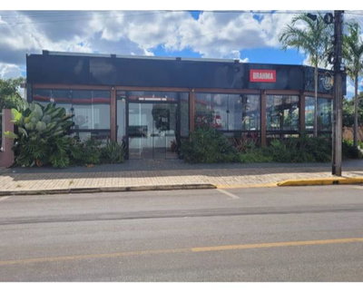 Prédio Comercial com 235m² em Lucas do Rio Verde