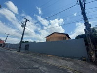 Casa com 2 quartos, 1 banheiro e 1 vaga