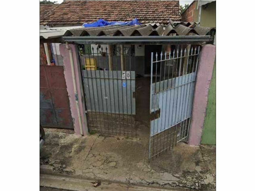 Casa com 201,70m² de terreno, ocupada, em leilão
