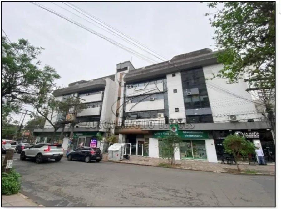 Sala comercial com 101,54m², desocupada, ideal para investimento
