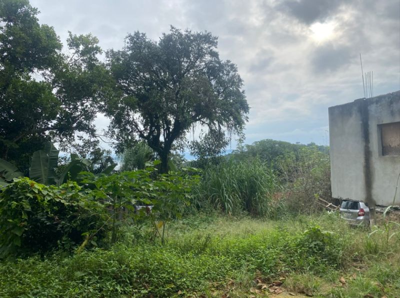 Terreno com residência de 135,89m², 1 quarto, 1 banheiro