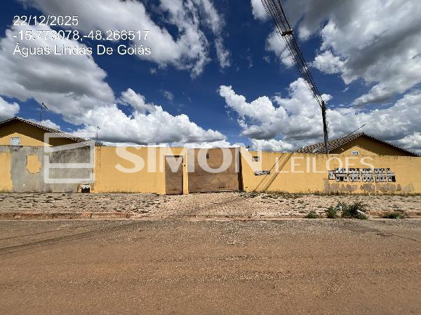 Casa em Águas Lindas de Goiás com 3 quartos