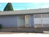 Casa com 130m² construída, 220m² terreno, imóvel